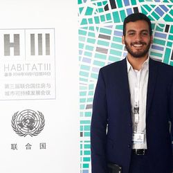 Badi Zárate Khalili ist Mitglied des Jugendbeirats von UN-Habitat und jüngster Stadtplaner der mexikanischen Metropole Guadalajara (© Jonas Freist-Held)
