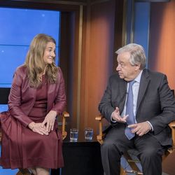 Melinda Gates und Antonio Guterres diskutieren ihre Vision einer vernetzten Menschheit.