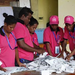 Auszählung einer Wahl in Timor-Leste (© UN Photo/Martine Perret)
